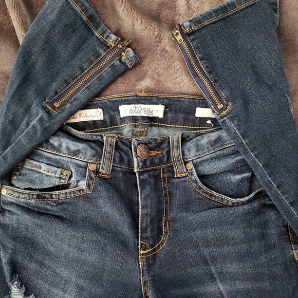 Jean's - Picture 3 of 4